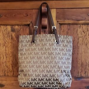 EUC Michael Kors Classic Tote